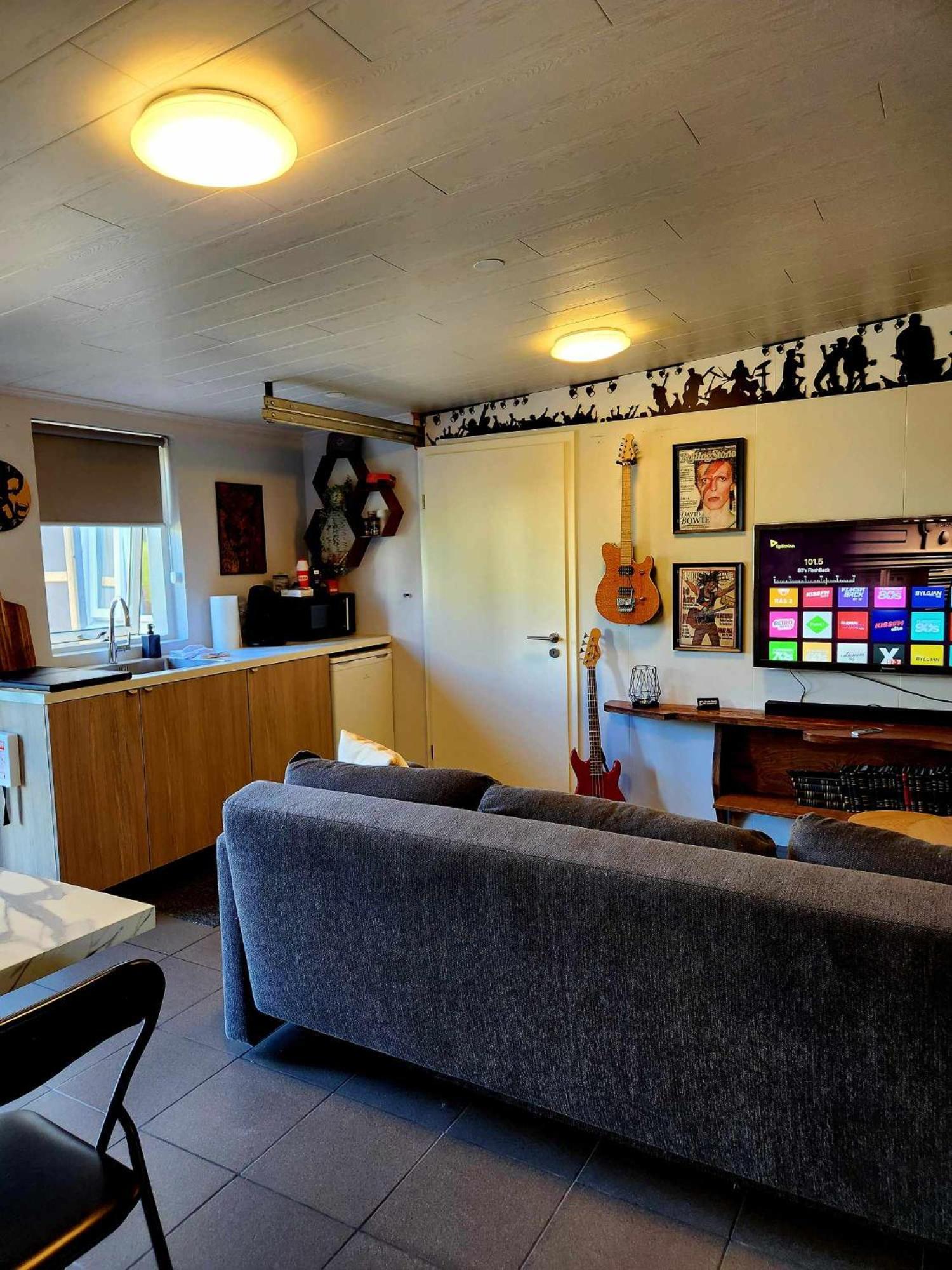Seven 7 Apartment *